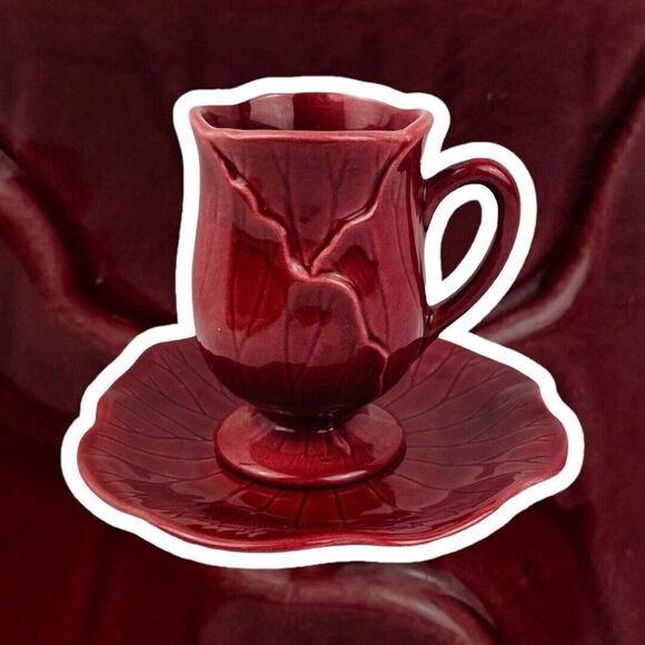 Vintage Metlox Poppytrail Lotus Cranberry Pedestal Mug Cup and Saucer USA 1179 - Picture 1 of 12
